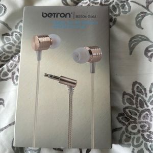 Betron gold earbuds